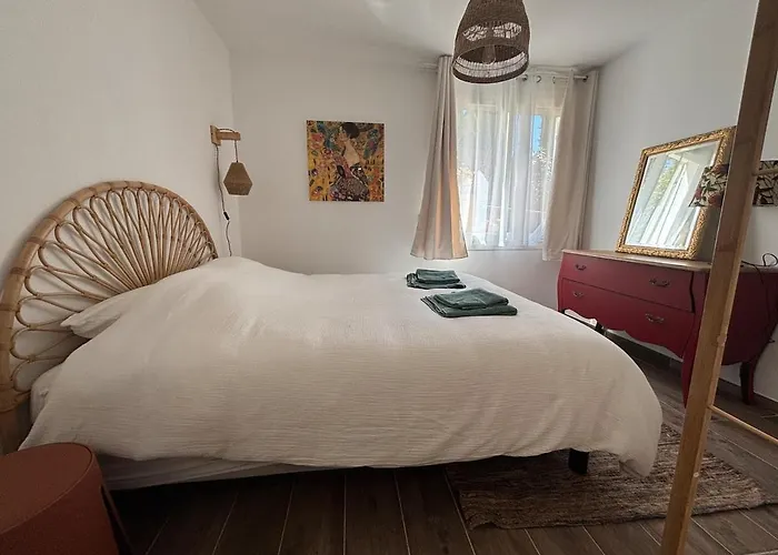 Bas De Villa & Jardin - Climatise - 10Mn A Pied Plages & Parking - Les Bambous